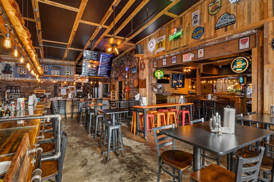 More Photos Of 234 SW 5th St, Grants Pass Restaurant For Sale