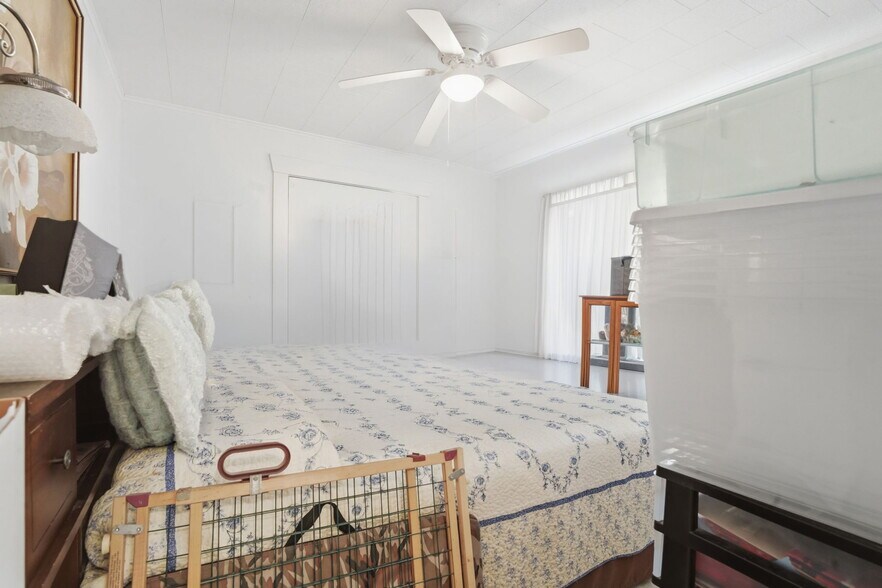 More Photos Of 718 E New York Ave, Deland Specialty For Sale