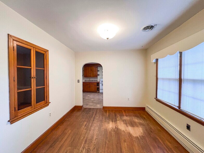 More Photos Of 1001 E Lynchburg Salem Tpke, Bedford Office For Sale