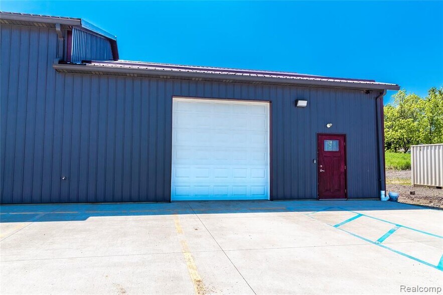 Primary Photo Of 1697 N Saginaw St, Lapeer Warehouse For Lease