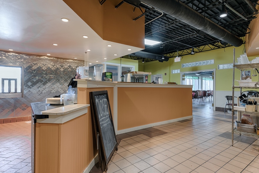 More Photos Of 243 W Roosevelt Rd, West Chicago Bowling Alley For Sale