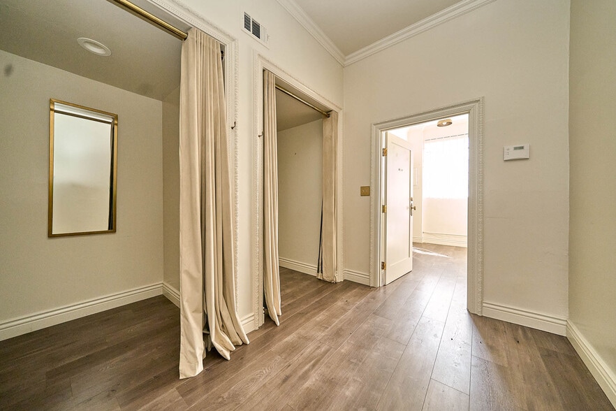 More Photos Of 355-359 Robertson Blvd, Beverly Hills Storefront Retail Office For Lease