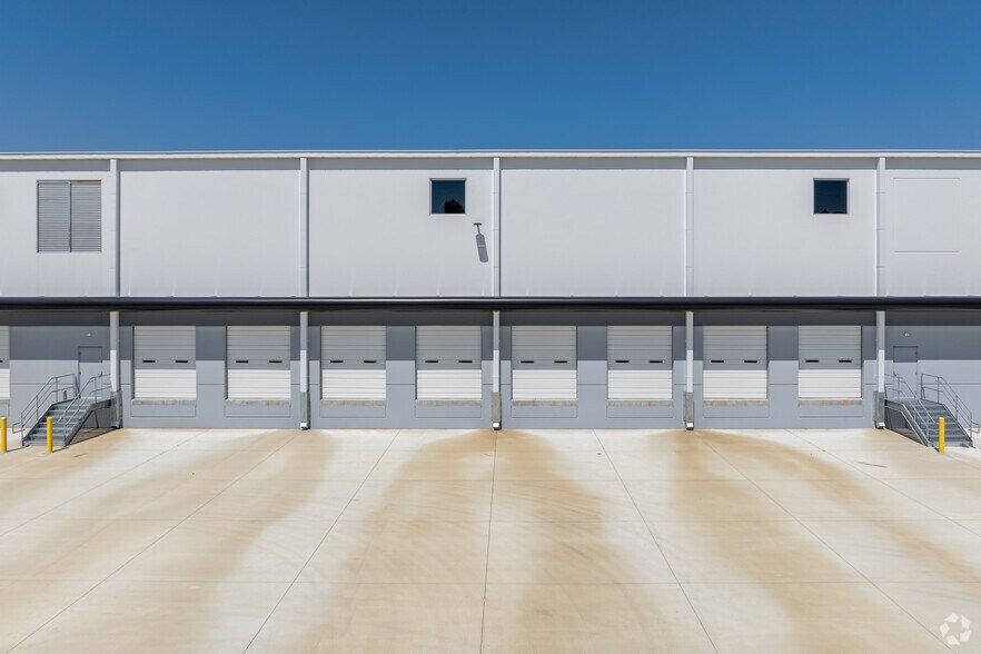 More Photos Of Jessie Cronic Rd & I-85, Braselton Unknown For Lease