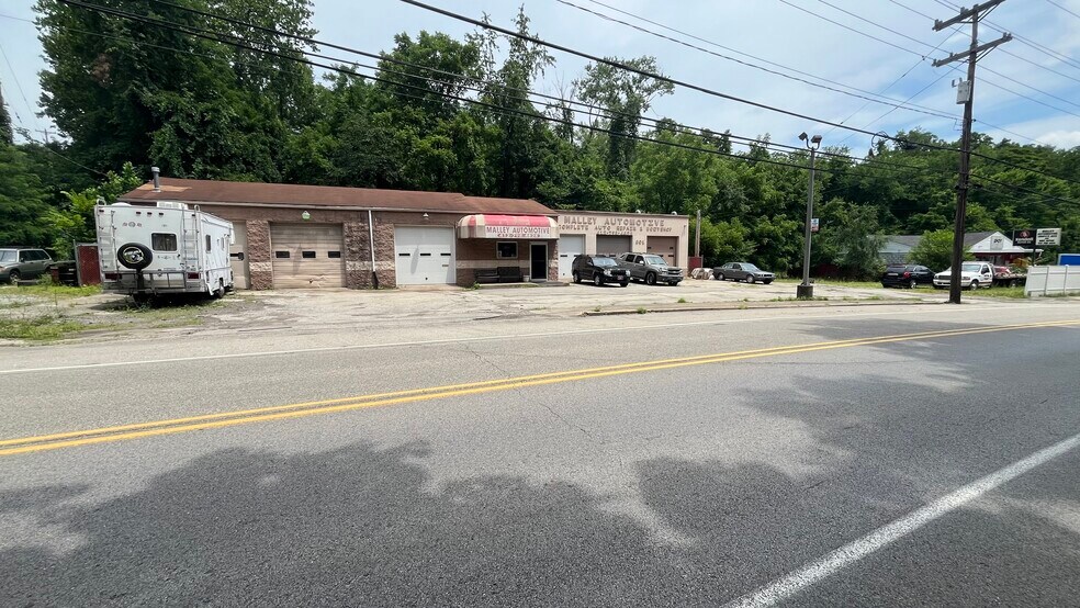 More Photos Of 801 Universal Rd, Pittsburgh Auto Repair For Sale
