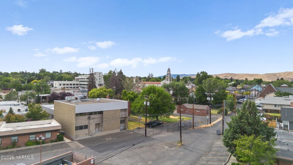 More Photos Of 303 S 12th Ave, Yakima Medical For Sale