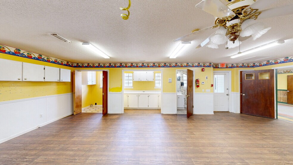 More Photos Of 104 N Herring St, Dothan Office For Sale