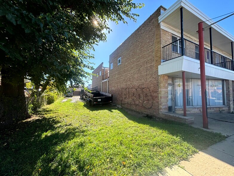 More Photos Of 6135 W Belmont Ave, Chicago Storefront Retail Residential For Sale