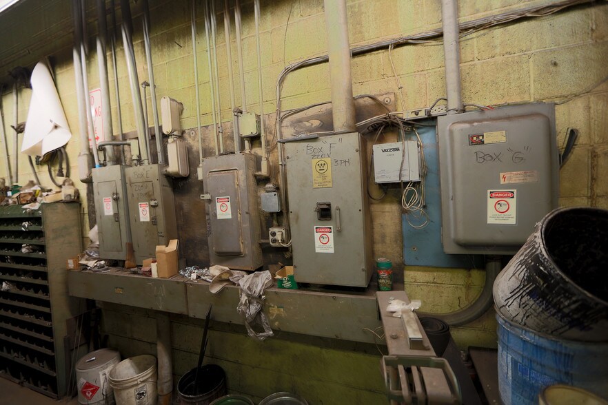 More Photos Of 633 Fellows Ave, Hanover Township Warehouse For Sale