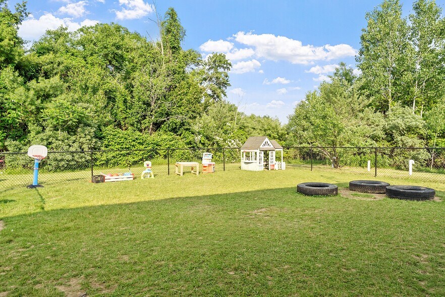 More Photos Of 1 Beverly Dr, Sterling Storefront For Sale