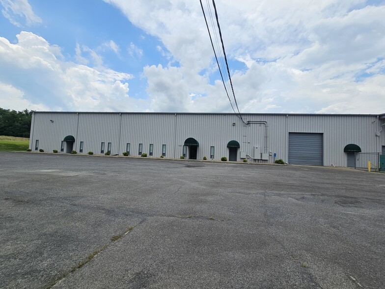 More Photos Of 101 Industrial Dr, Bristol Distribution For Lease