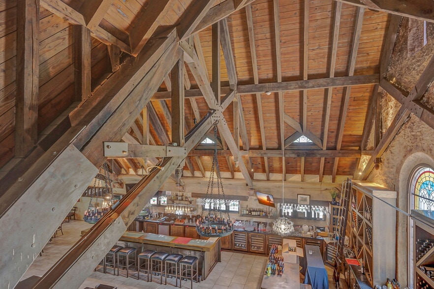 More Photos Of 1715 E Main St, Mohegan Lake Restaurant For Sale