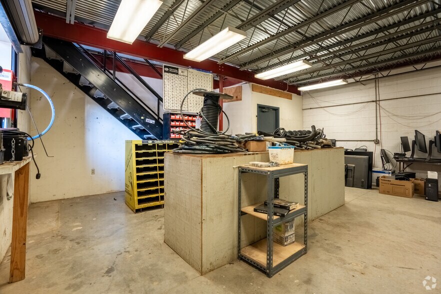 More Photos Of 2 Creamery Way, Emmitsburg Warehouse For Lease