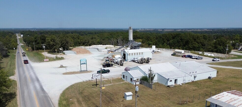 More Photos Of Hwys 59 & 10, Grove Restaurant For Sale