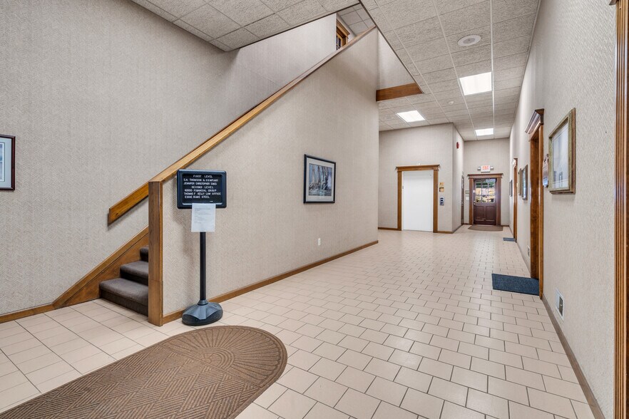 More Photos Of 800 The Plaza, Sea Girt Office For Sale