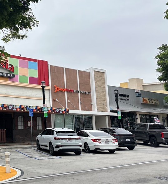 Primary Photo Of 139 N San Fernando Blvd, Burbank Storefront For Sale
