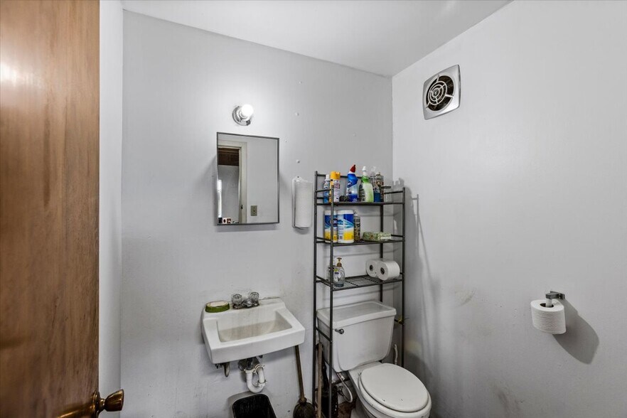 More Photos Of 13081 State TX-172 South Hwy, La Ward General Retail For Sale