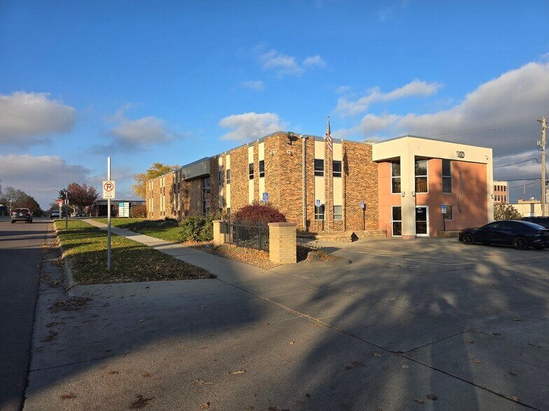 More Photos Of 100 S Spring Ave, Sioux Falls Loft Creative Space For Lease