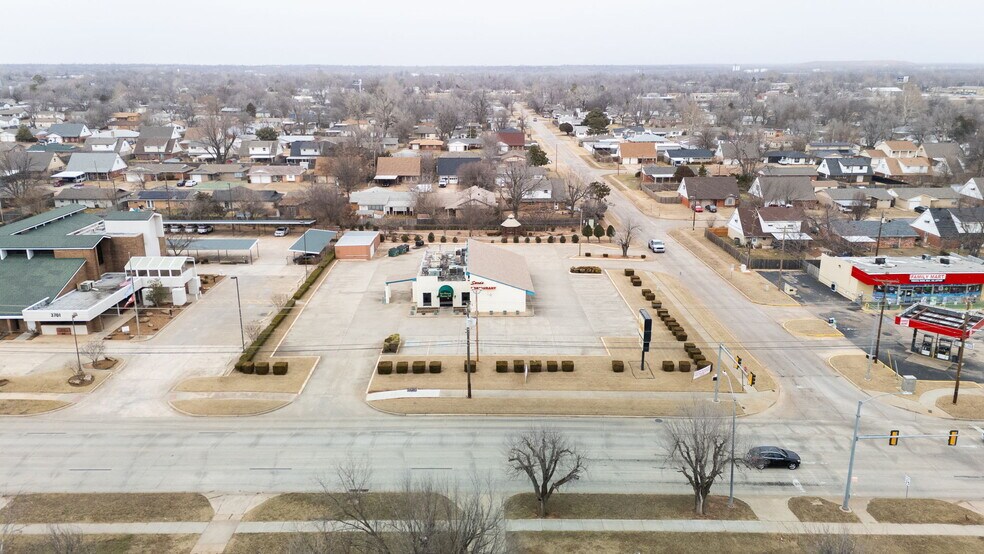 More Photos Of 3731 SE 15th St, Del City General Retail For Sale