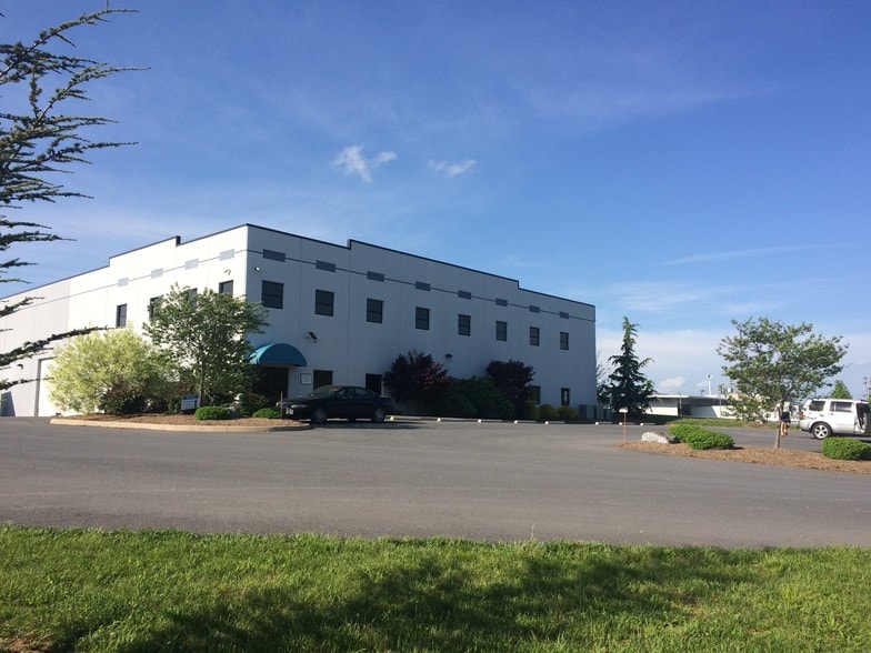 More Photos Of 49 Wilshire Ct, Fishersville Unknown For Lease