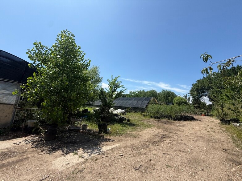 More Photos Of 4022 Broadway Blvd, Garland Freestanding For Sale