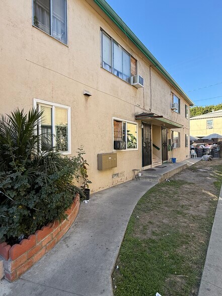 More Photos Of 3203 Wisconsin Ave, Lynwood Apartments For Sale