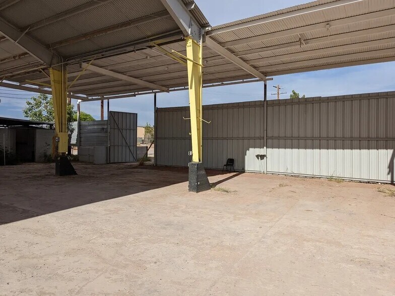 More Photos Of 213 S Alma School Rd, Mesa Warehouse For Lease
