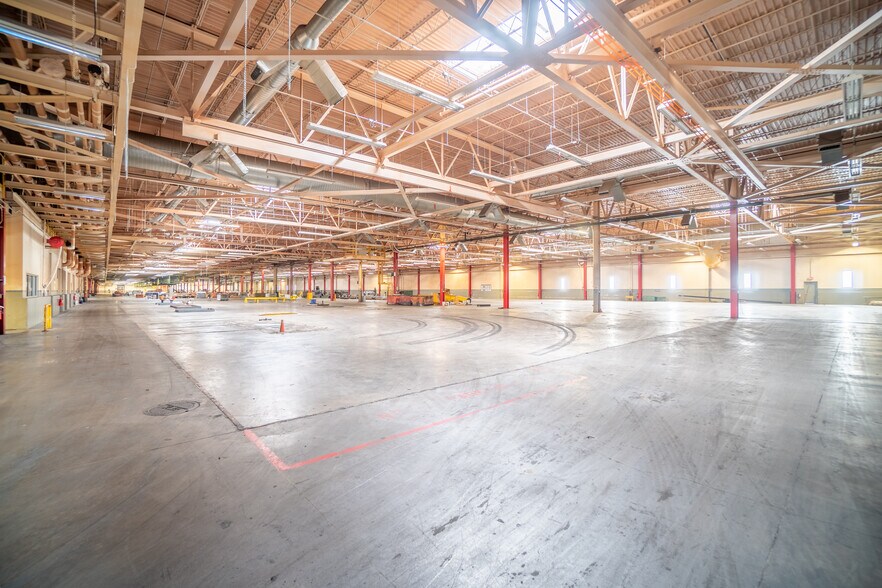 More Photos Of 922 E Meighan Blvd, Gadsden Manufacturing For Sale