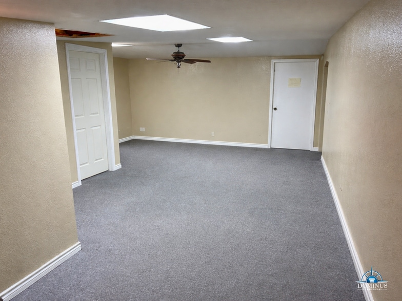 More Photos Of 122 Aviator Dr, Fort Worth Specialty For Sale