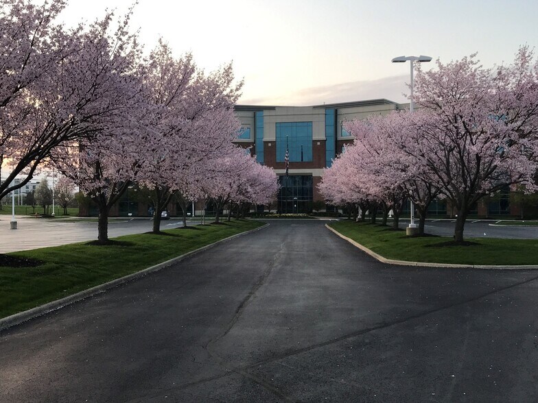 More Photos Of 470 Olde Worthington Rd, Westerville Office For Lease