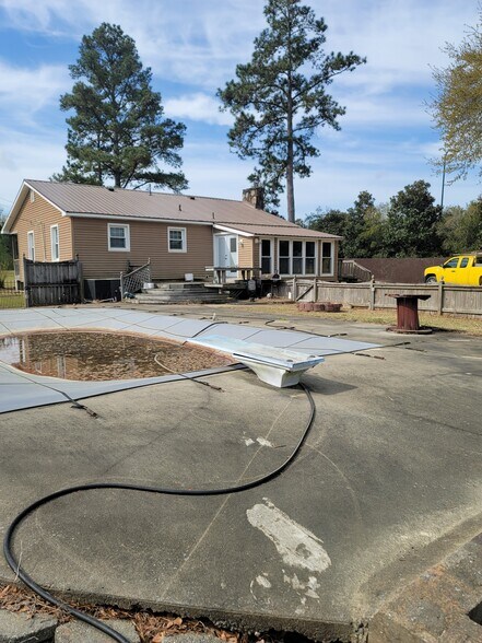 More Photos Of 215 Harding Rd, Chocowinity Office For Sale