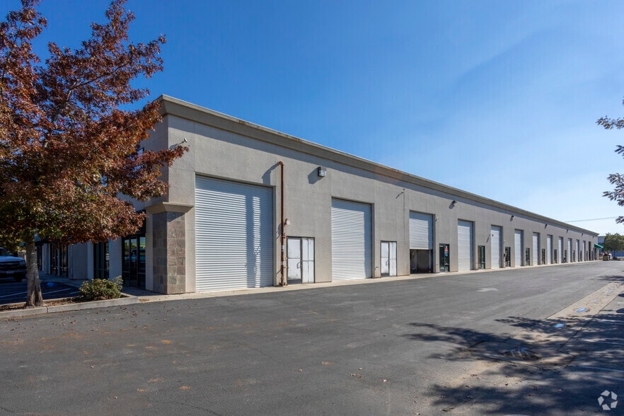 More Photos Of 628-696 Bitritto Ct, Modesto Warehouse For Lease