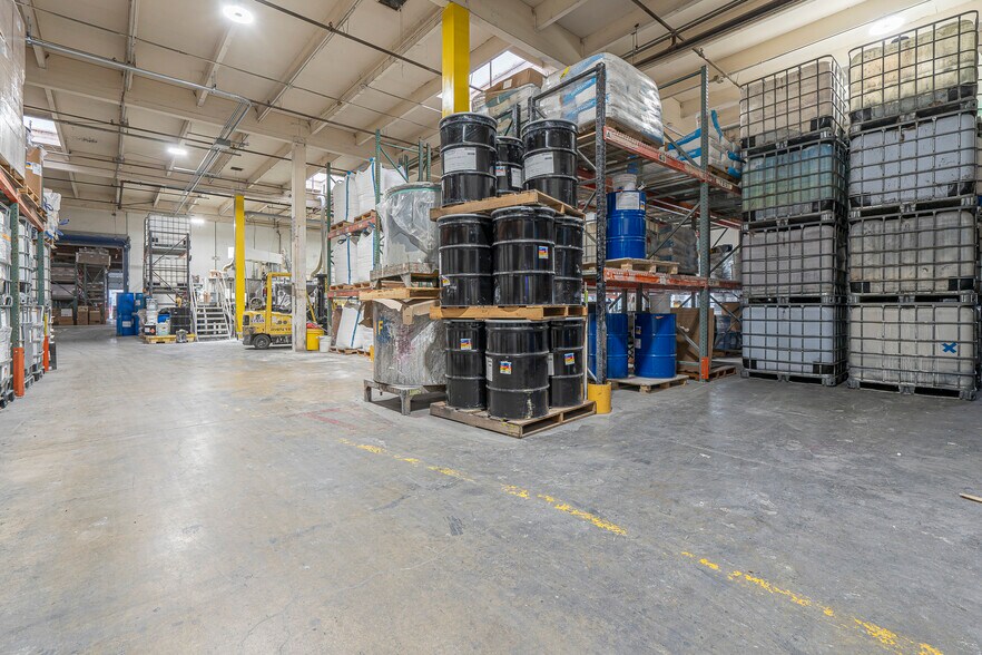More Photos Of 12812 NE Whitaker Way, Portland Warehouse For Lease