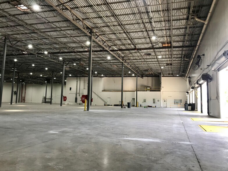 More Photos Of 5360 NW 35th Ave, Fort Lauderdale Warehouse For Lease