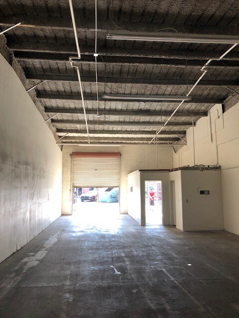 More Photos Of 3334 W McDowell Rd, Phoenix Warehouse For Lease