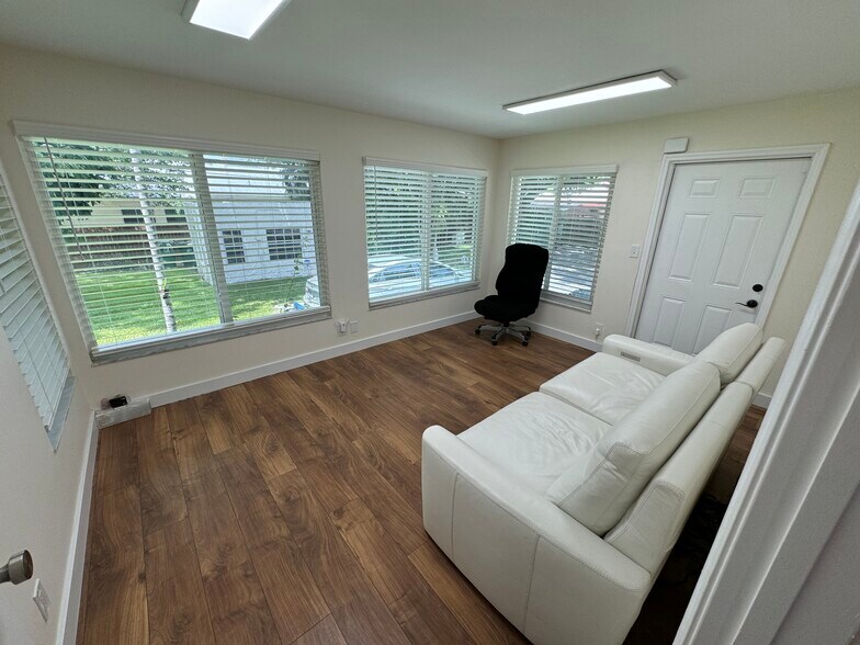 More Photos Of 1317 SE 4th Ave, Fort Lauderdale Office Residential For Sale