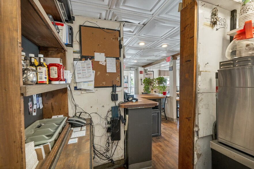 More Photos Of 40 Main St, Goffstown Restaurant For Sale