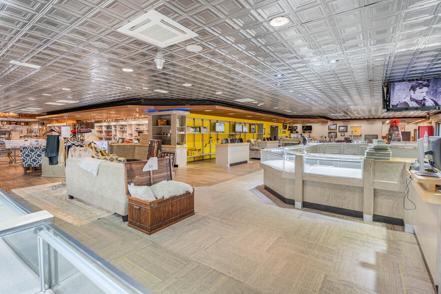 More Photos Of 255 Cumberland Trace Rd, Bowling Green Flex For Lease