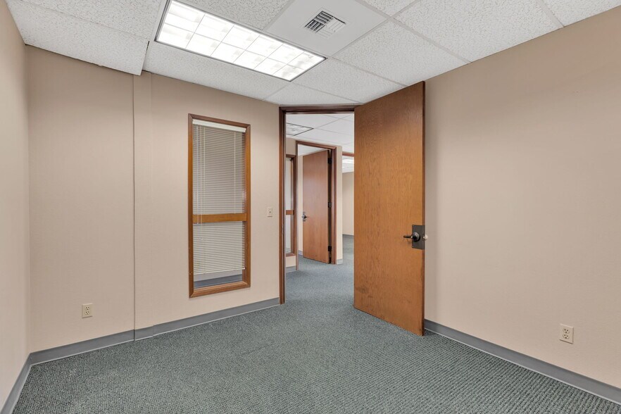 More Photos Of 34004 16th Ave S, Federal Way Office For Lease