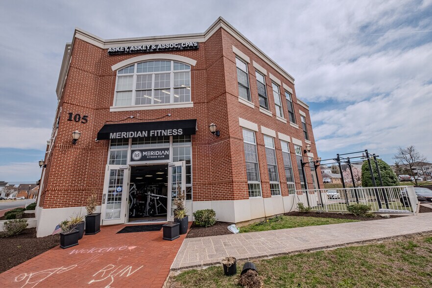 More Photos Of 105 Centennial St, La Plata Medical For Sale