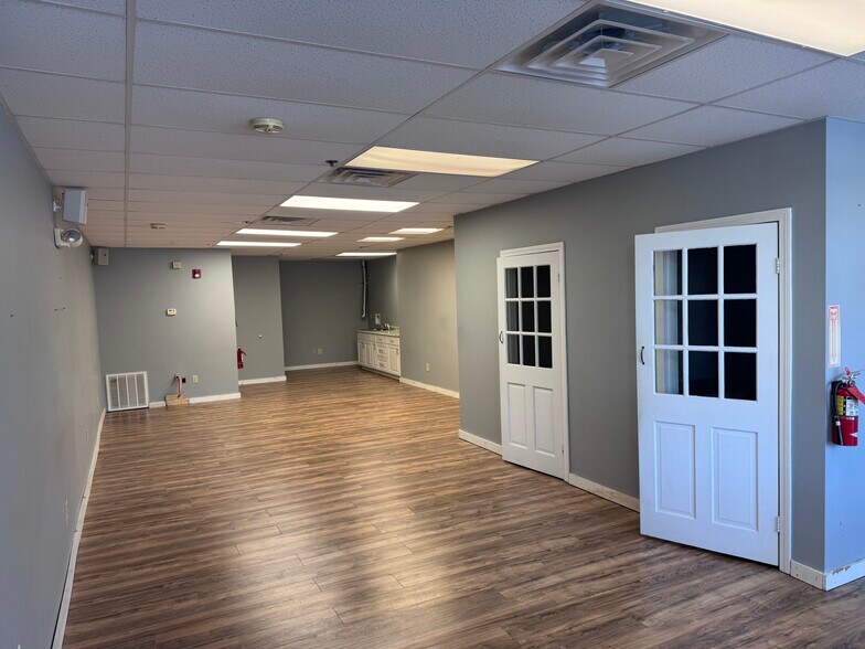 More Photos Of 1461 Hooksett Rd, Hooksett Storefront Retail Office For Lease