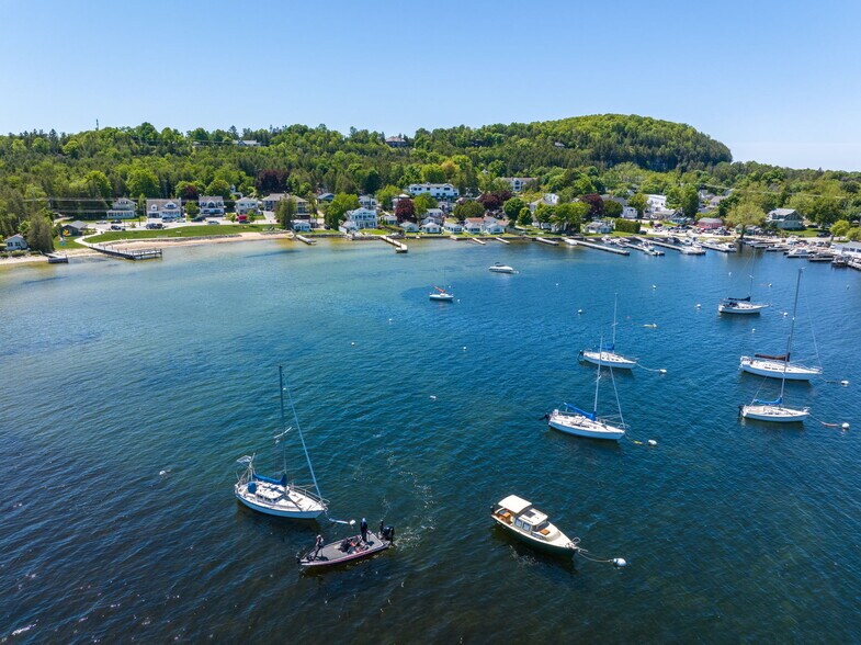 More Photos Of 4113 Main St, Fish Creek Storefront Retail Residential For Sale