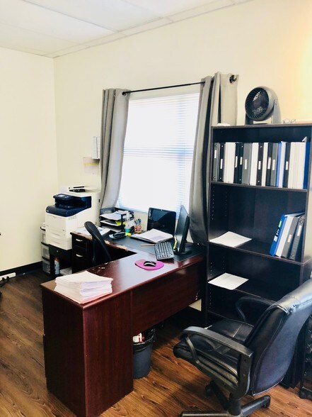 More Photos Of 1229 Creekway Dr, Sugar Land Medical For Lease