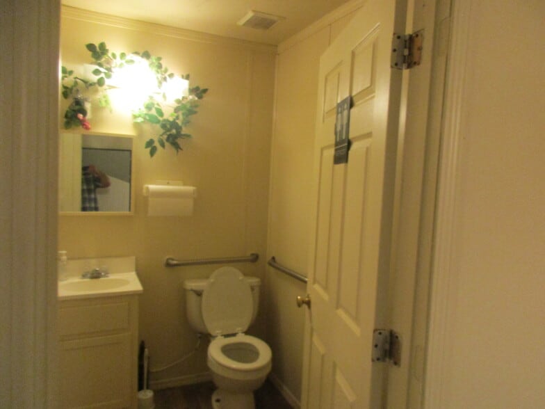 More Photos Of 4501 W 8th St, Tulsa Religious Facility For Sale