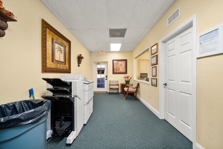 More Photos Of 33 Ryant Blvd, Sebring Medical For Sale