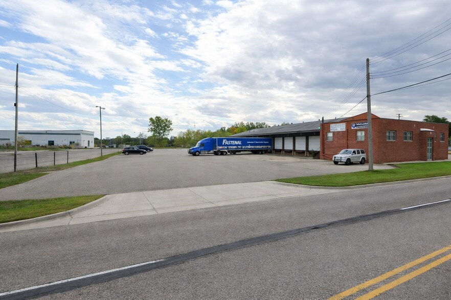 More Photos Of 3333 W Saint Joseph St, Lansing Truck Terminal For Lease