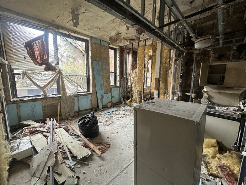 More Photos Of 215 Lelia St, Pittsburgh Apartments For Sale