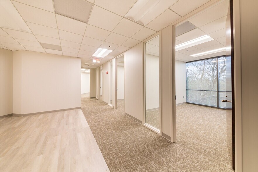 More Photos Of 200 Ashford Ctr N, Atlanta Office For Lease