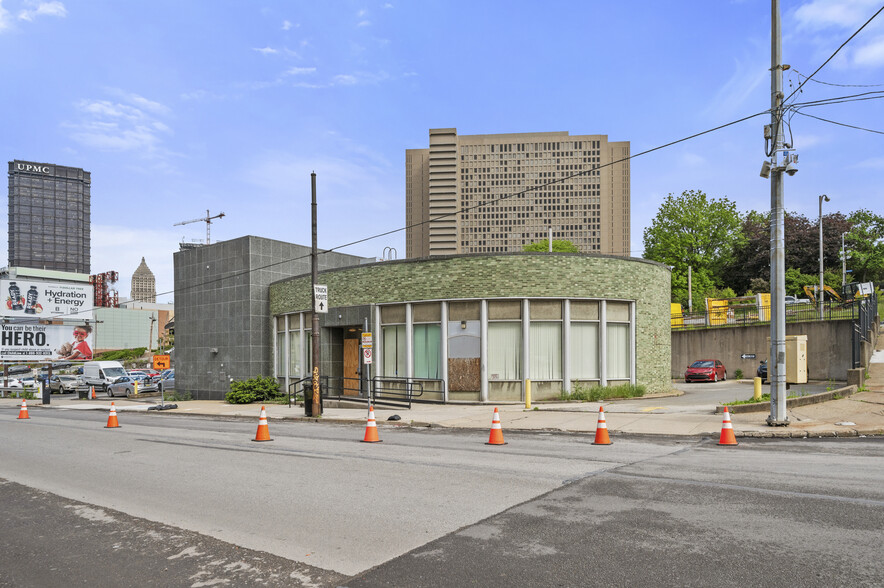 Primary Photo Of 1425 5th Ave, Pittsburgh Bank For Sale