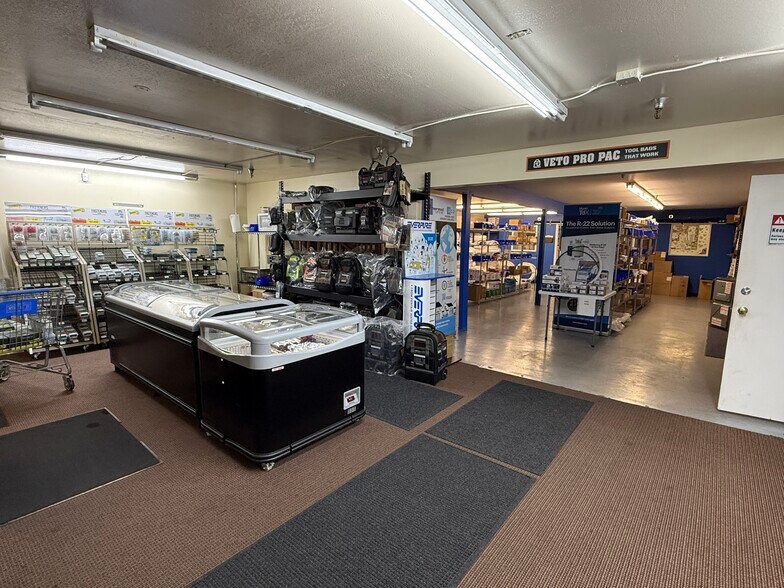 More Photos Of 4660 Gambell St, Anchorage Warehouse For Sale