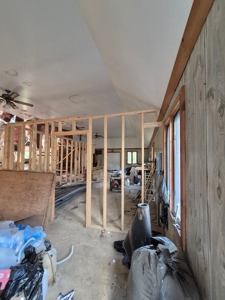 More Photos Of 6718 Midland Trail w, Hines Flex For Sale